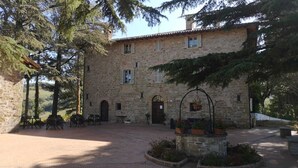 Front of property - Coldimolino Resort (Gubbio)