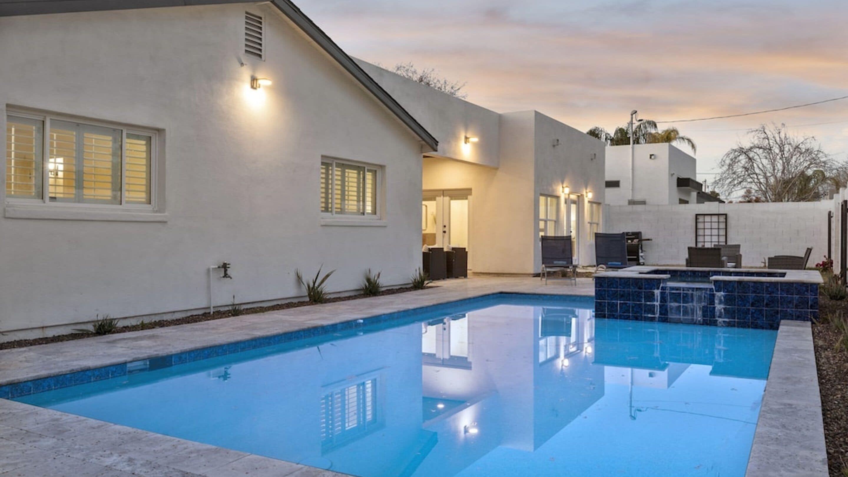 Just Listed! Modern Classy 4 Bdrm Heart of OldTown