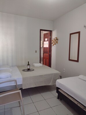 Economy Triple Room | Free WiFi - Pousada Centro e Praia  (Fortaleza)