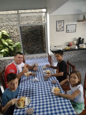 Free daily self-serve breakfast - Pousada Centro e Praia  (Fortaleza)