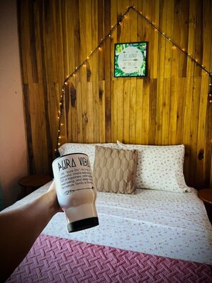 2 bedrooms, bed sheets - Beautiful & Cozy Casa Aire, Near Lake Arenal (Nuevo Arenal)