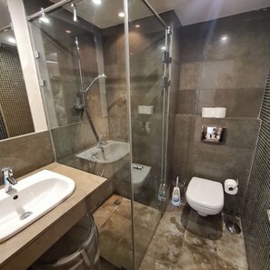 Dusche, Handtücher, Seife, Toilettenpapier