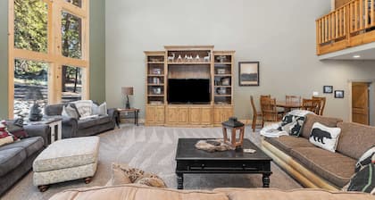 Lazy Bear Lodge | Rustic Luxe Cabin w/ Spa + Game Room