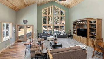 Télévision, cheminée