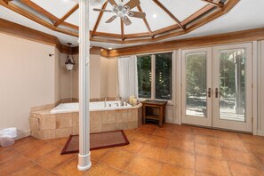 Bathtub