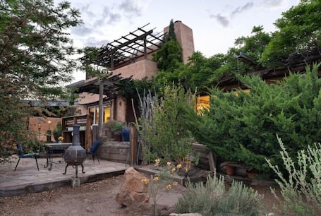 Outdoor dining. #ManzanaVilla Corrales family gatherings