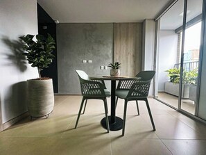 Dining - Moderno y Acogedor Apartamento Medellín Laureles II (Medellín)