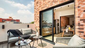 Penthouse with a Private Terrace | Terrace/patio