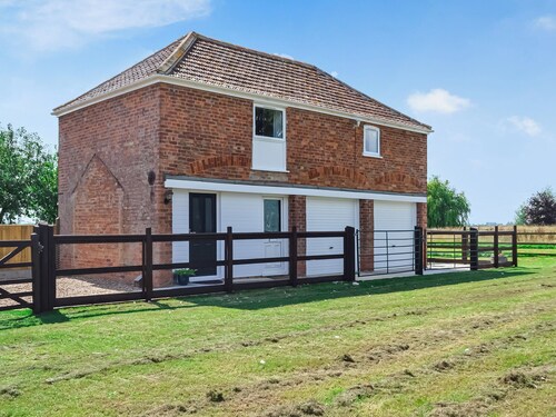 1 bedroom accommodation in Stickney, near Boston