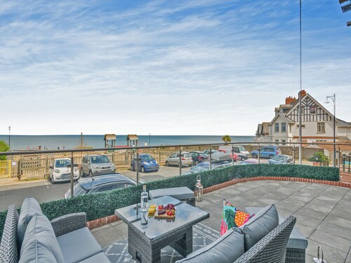 A wow factor, high-end, luxury ground floor apartment with amazing sea views.