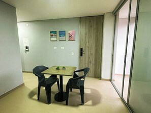 Interior - Moderno y Acogedor Apartamento Medellín Laureles II (Medellín)