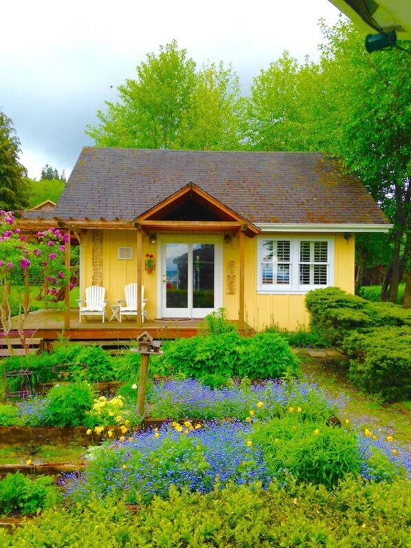 Exterior - It's Another Beautiful Day At Whidbey Rose in Langley, On Whidbey Island (Langley)