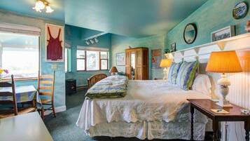 7 bedrooms, iron/ironing board, WiFi, bed sheets