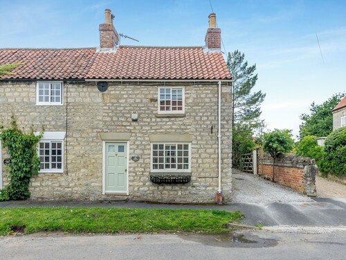 Escape to this charming holiday cottage nestled amidst picturesque landscapes.