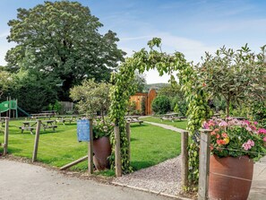 Property grounds - 1 bedroom accommodation in Llagadfan, Welshpool (Llagadfan, Welshpool)