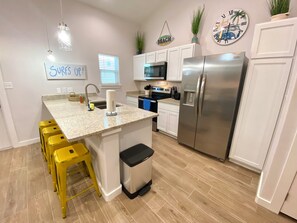 Ferienhaus, Mehrere Betten, Poolzugang | Eigene Küche | Kühlschrank, Mikrowelle, Ofen, Herdplatte