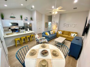 Maison, plusieurs lits, accÚs piscine | Cuisine privée | Réfrigérateur, micro-ondes, four, plaque de cuisson