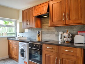 Private kitchen - 2 bedroom accommodation in Whithorn (Whithorn)