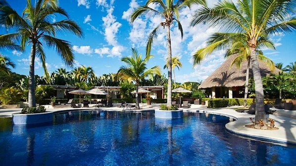 3 piscinas al aire libre