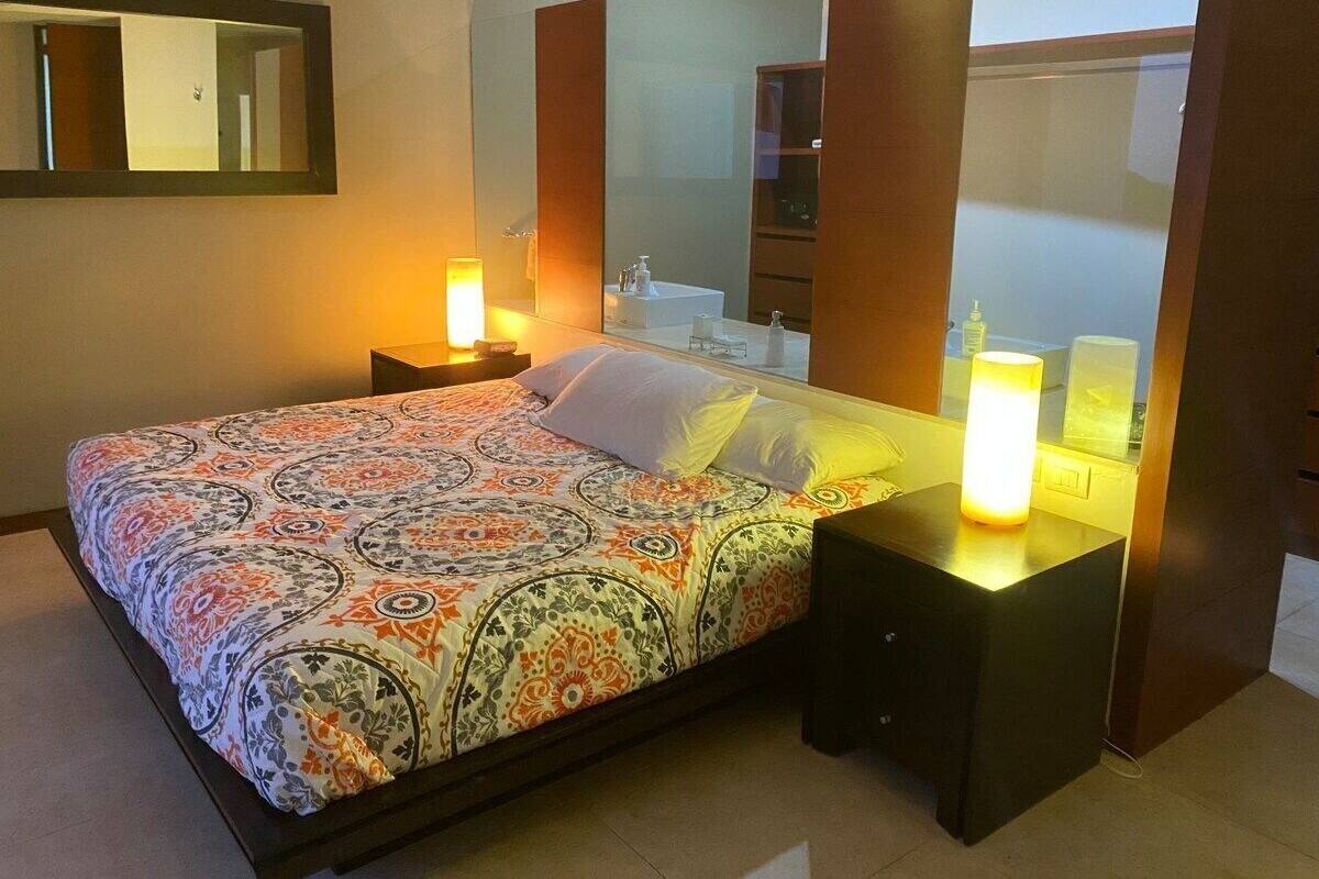 Apartamento | 3 dormitorios, edredones de plumas, tabla de planchar con plancha