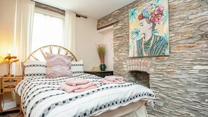 2 bedrooms, WiFi (free), bed sheets - 2 bedroom accommodation in Polruan, near Fowey (Polruan, near Fowey)