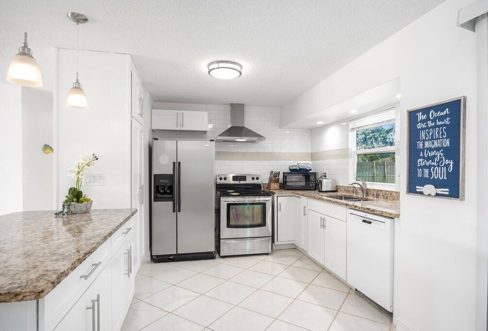 雪櫃、微波爐、焗爐、爐具