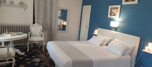 1 bedroom, WiFi, bed sheets - Jade room (Saint-Alban-Auriolles)
