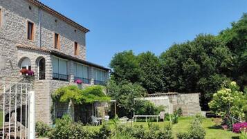 Enceinte de lâhĂ©bergement