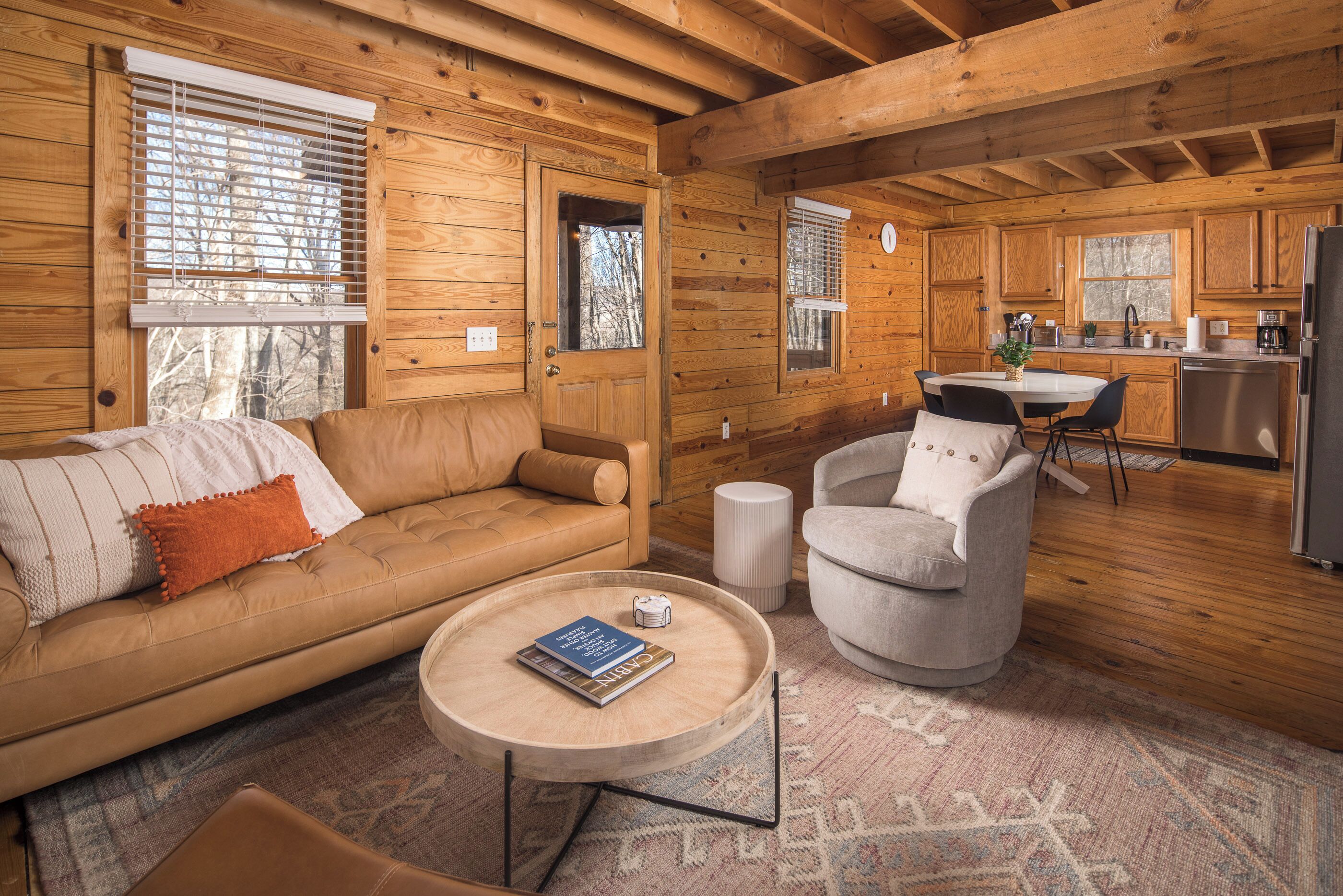 Standard Cabin | Living area
