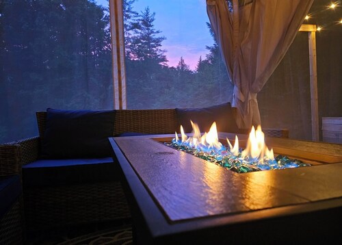 Spacious White Mt. Cabin - Outdoor Patio with Fireplace