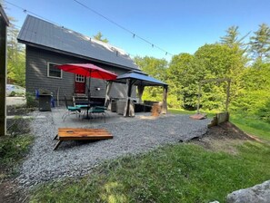 Outdoor dining - Spacious White Mt. Cabin - Outdoor Fireplace, Grill & Games (Thornton)