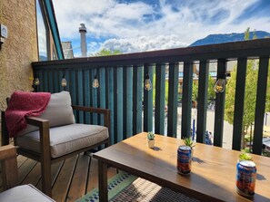 Property grounds - The Ikon | Lofted Studio with King Bed + Patio (Whistler)