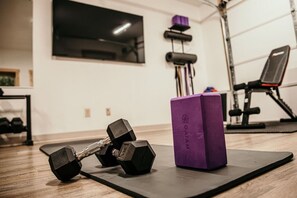 Fitness facility - `The Oak`: Hot Tub, Private Trail, Firepit, Swing. (Laurelville)