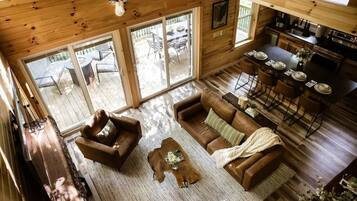 TV, fireplace, stereo