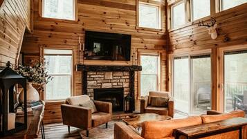 TV, fireplace, stereo