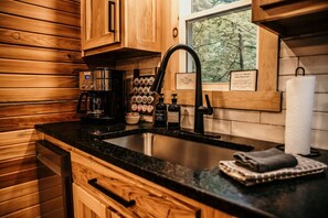 Fridge, oven, dishwasher, coffee/tea maker