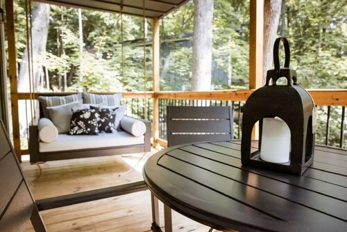 The Acorn-Hytti-Oma kylpyhuone