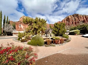 Property grounds - Best Red Rock & Chapel Views! Hot Tub, Heated Pool (Sedona)