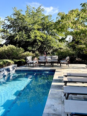 Een verwarmd zwembad