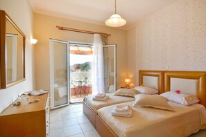 3 chambres, fer et planche à repasser, Wi-Fi gratuit, draps fournis