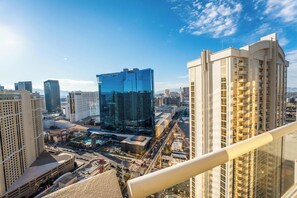 Property grounds - 34th Floor PH on Las Vegas Strip! Close To Allegiant Stadium Superbowl 2024! (Las Vegas)