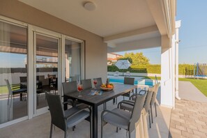 Outdoor dining - Stunning Villa Marea with a private pool (Vrsi)