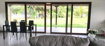 3-bedroom, walk to town, spacious Villa