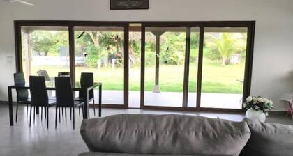 3-bedroom, walk to town, spacious Villa