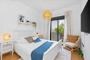 2 bedrooms, iron/ironing board, free WiFi, bed sheets