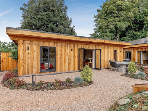 2 bedroom accommodation in Llagadfan, Welshpool