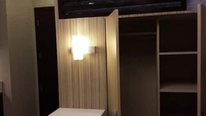 Interior - Studio in Mandaluyong condo (Mandaluyong)