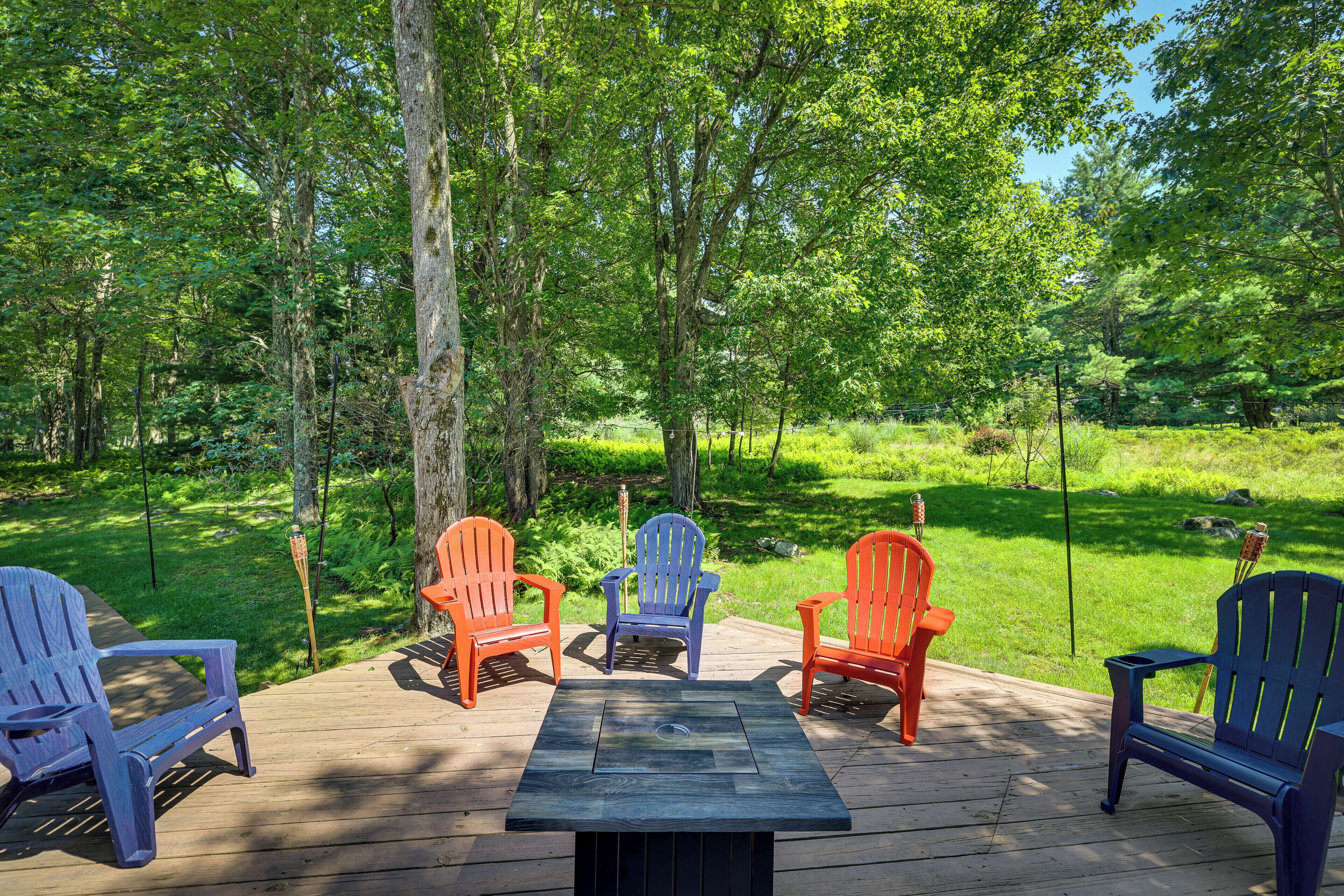 Pennsylvania Retreat w/ Sauna, Pool Table & Deck!