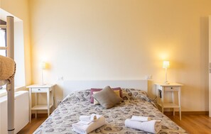 1 chambre, fer et planche à repasser, lit parapluie, Wi-Fi gratuit