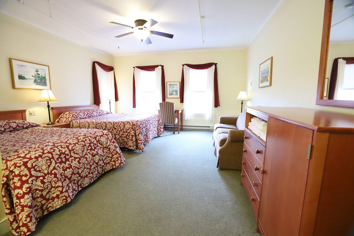 Traditional Room, Air conditioning, Lake View | Iron/ironing board, free WiFi, bed sheets